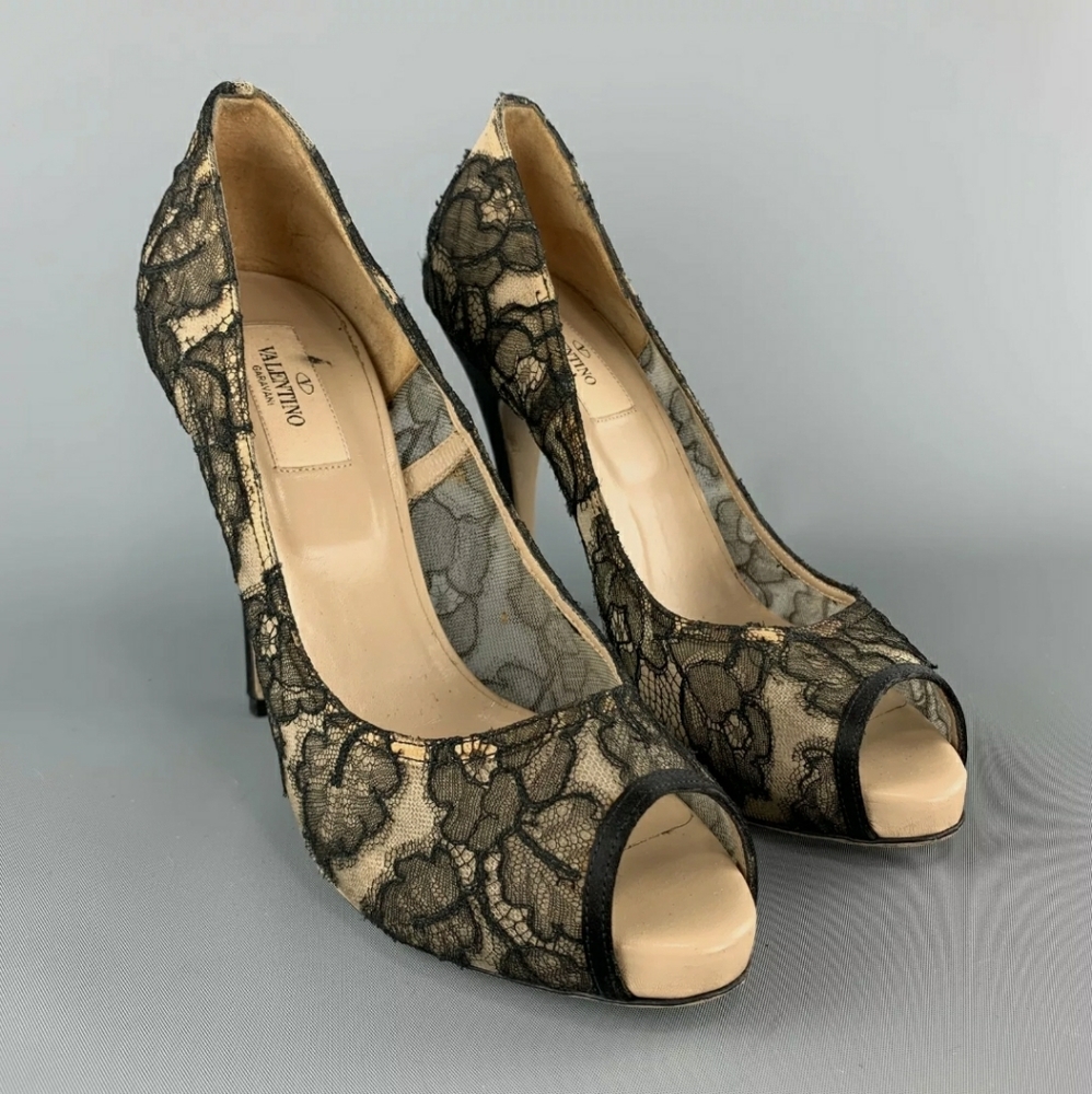 VALENTINO Size US 8.5 / EU 38.5 Black & Beige Lace